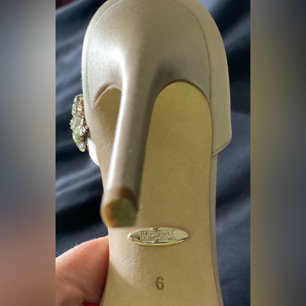 GORGEOUS Womens EUC Badgley Mischka Voletta Crystal Embellished Stiletto Sandals - Picture 15 of 16